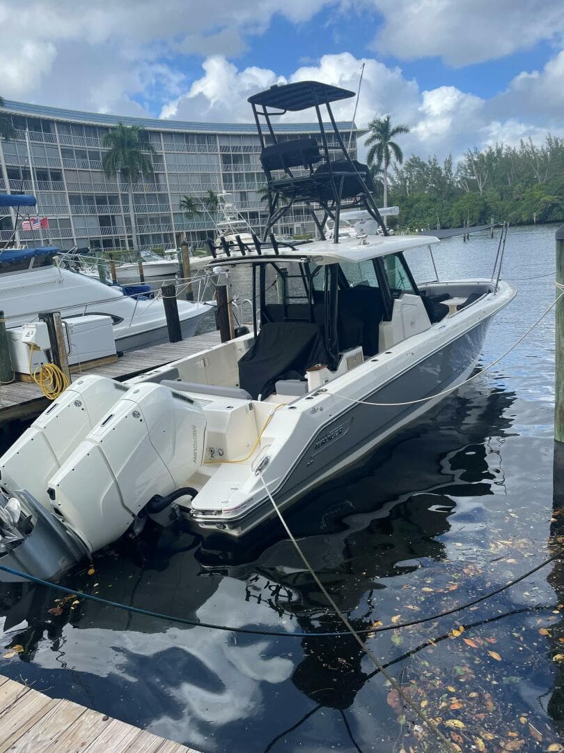 2023 Boston Whaler 360 Outrage — photo 2
