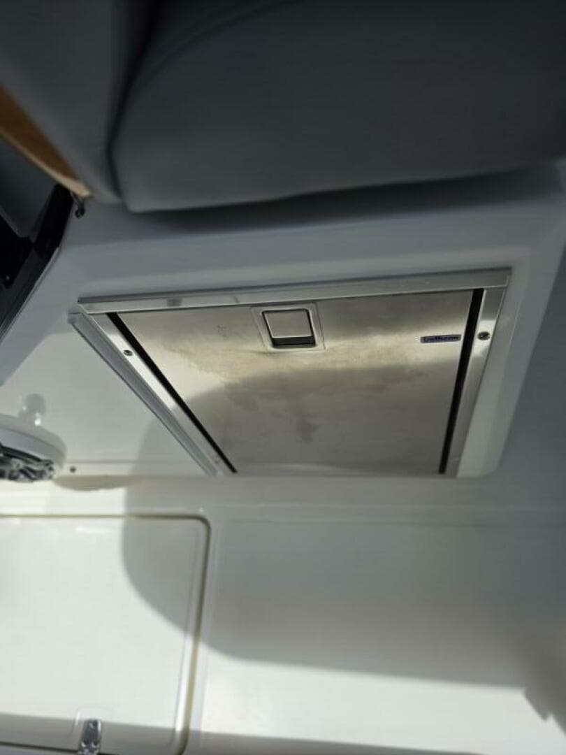 2023 Boston Whaler 360 Outrage — photo 31