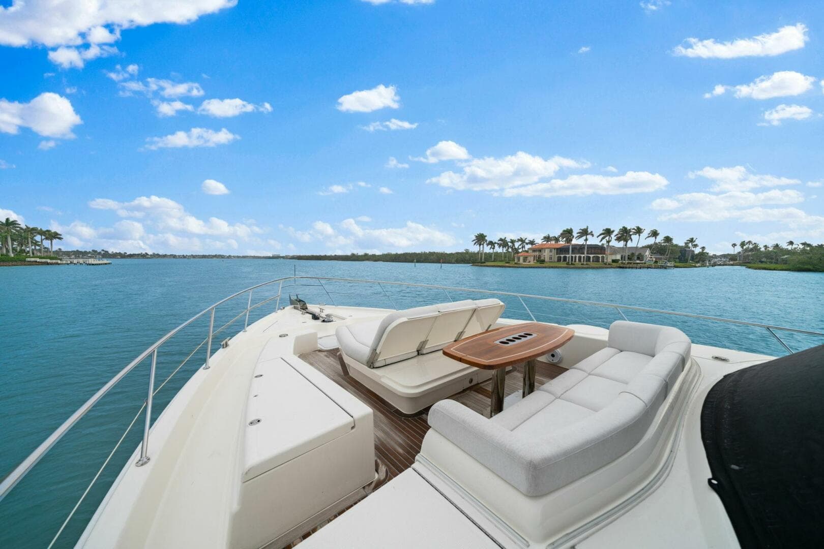 2023 Riviera 64 Sports — photo 32