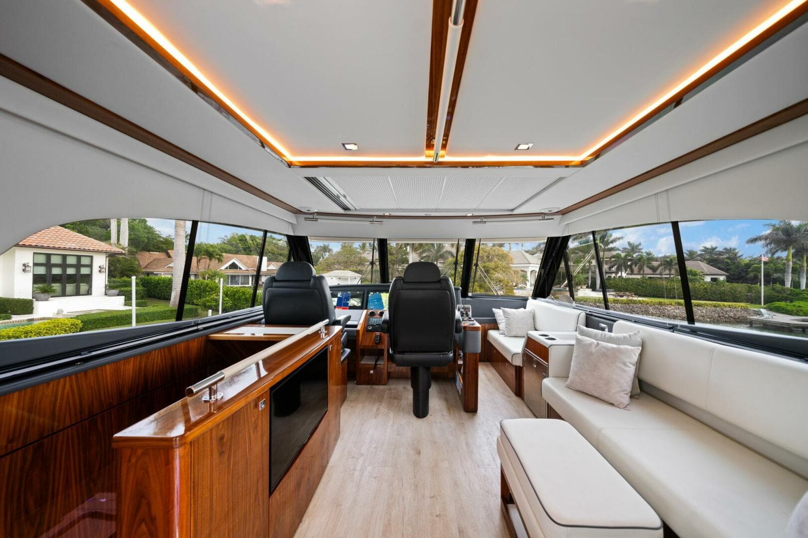 2023 Riviera 64 Sports — photo 39