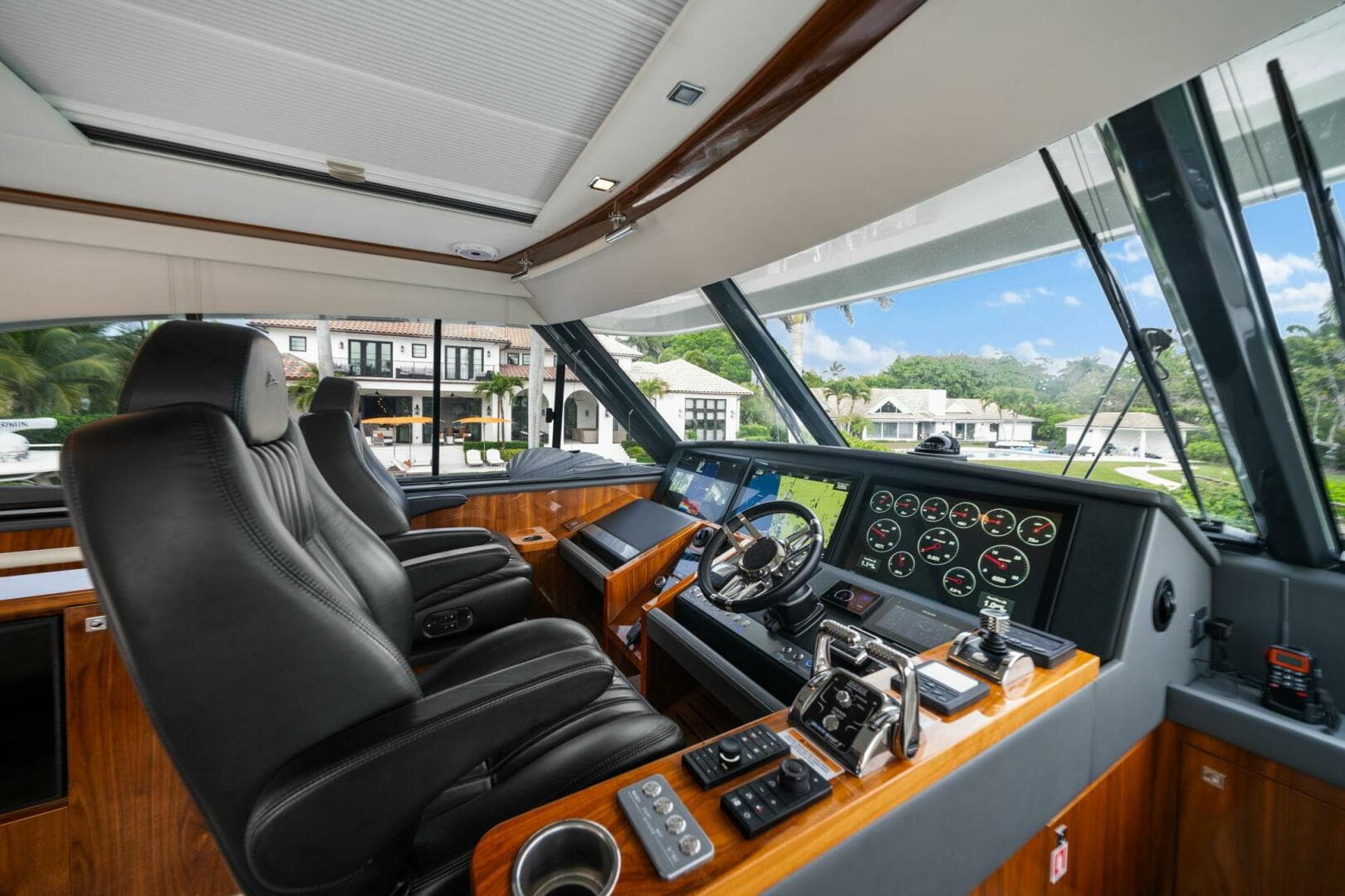 2023 Riviera 64 Sports — photo 44