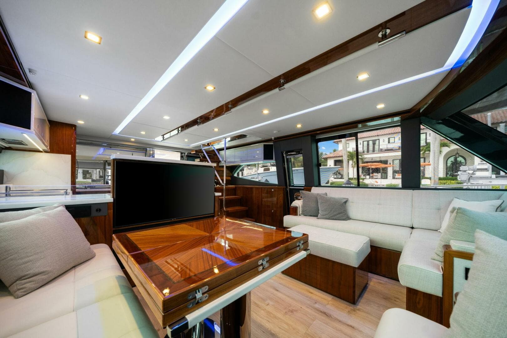 2023 Riviera 64 Sports — photo 25