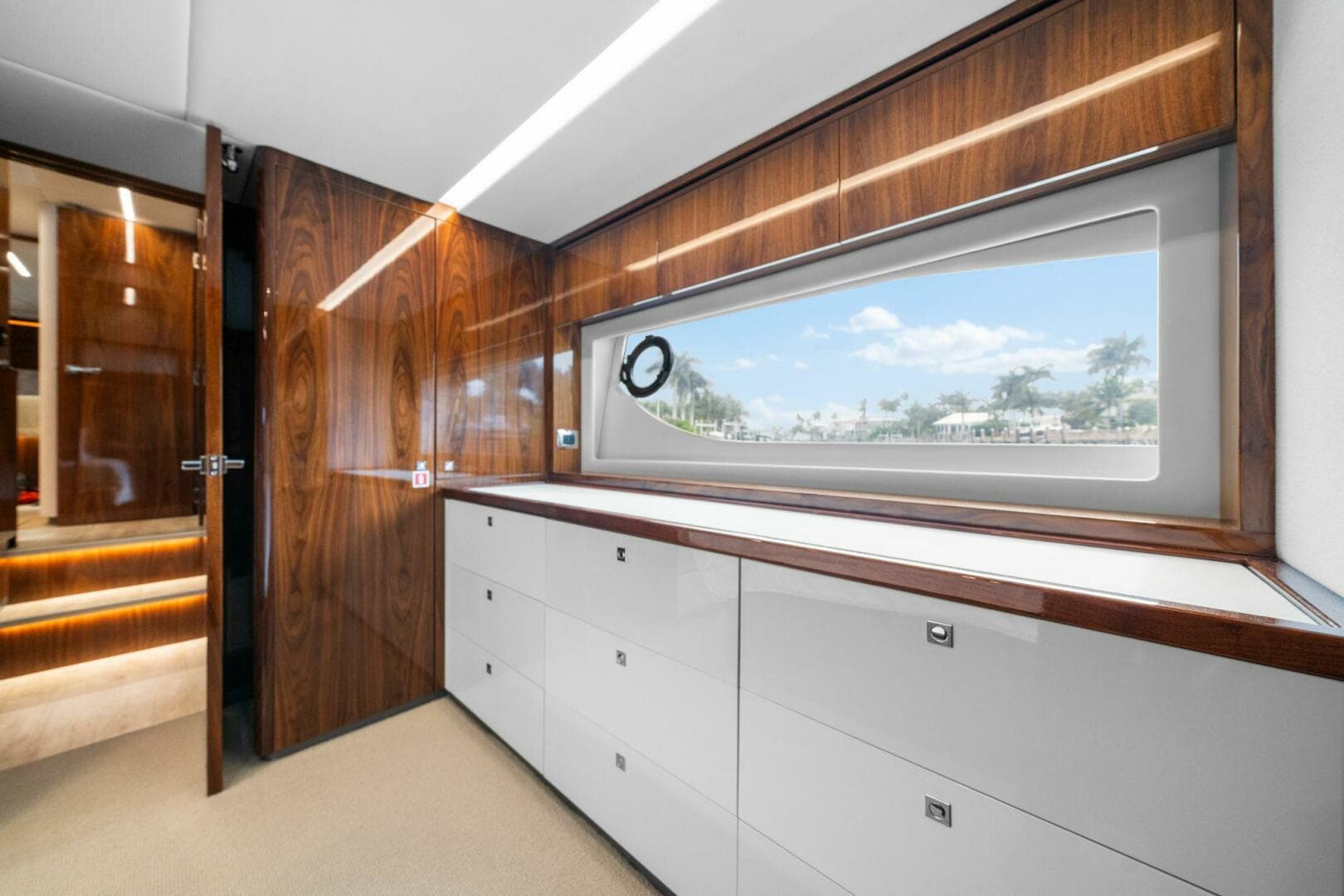 2023 Riviera 64 Sports — photo 53