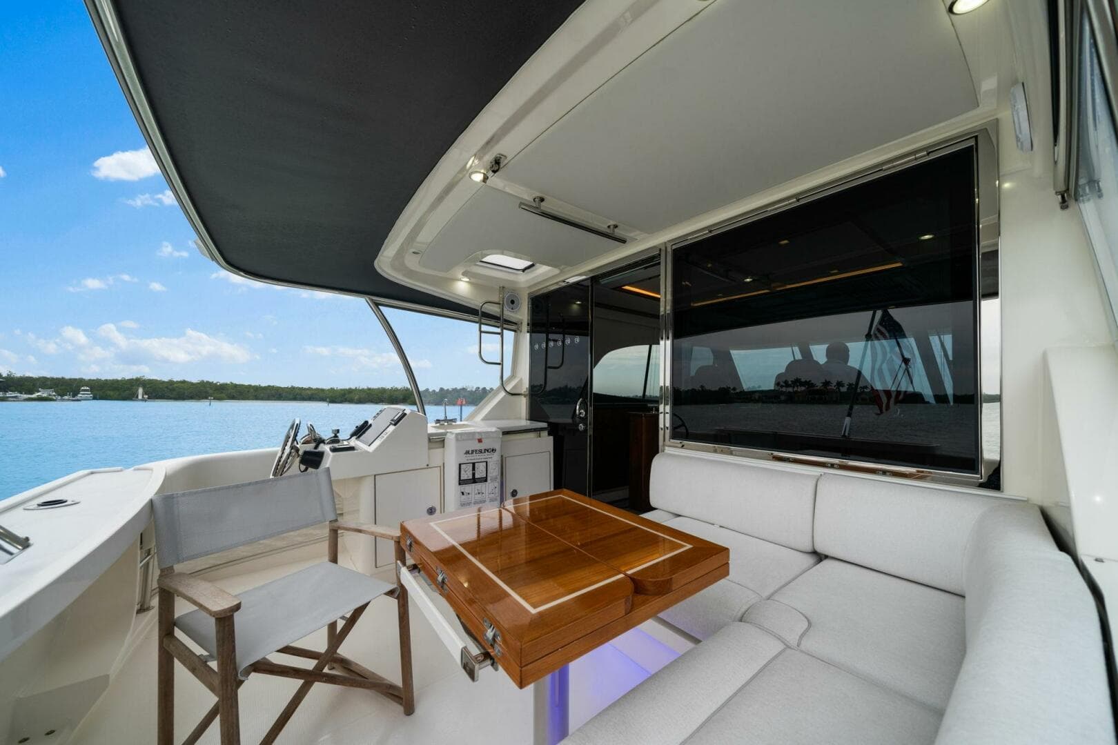 2023 Riviera 64 Sports — photo 33