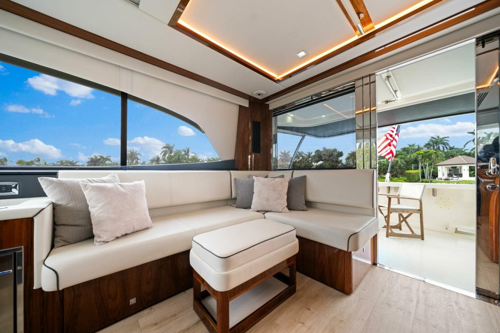 2023 Riviera 64 Sports — photo 42