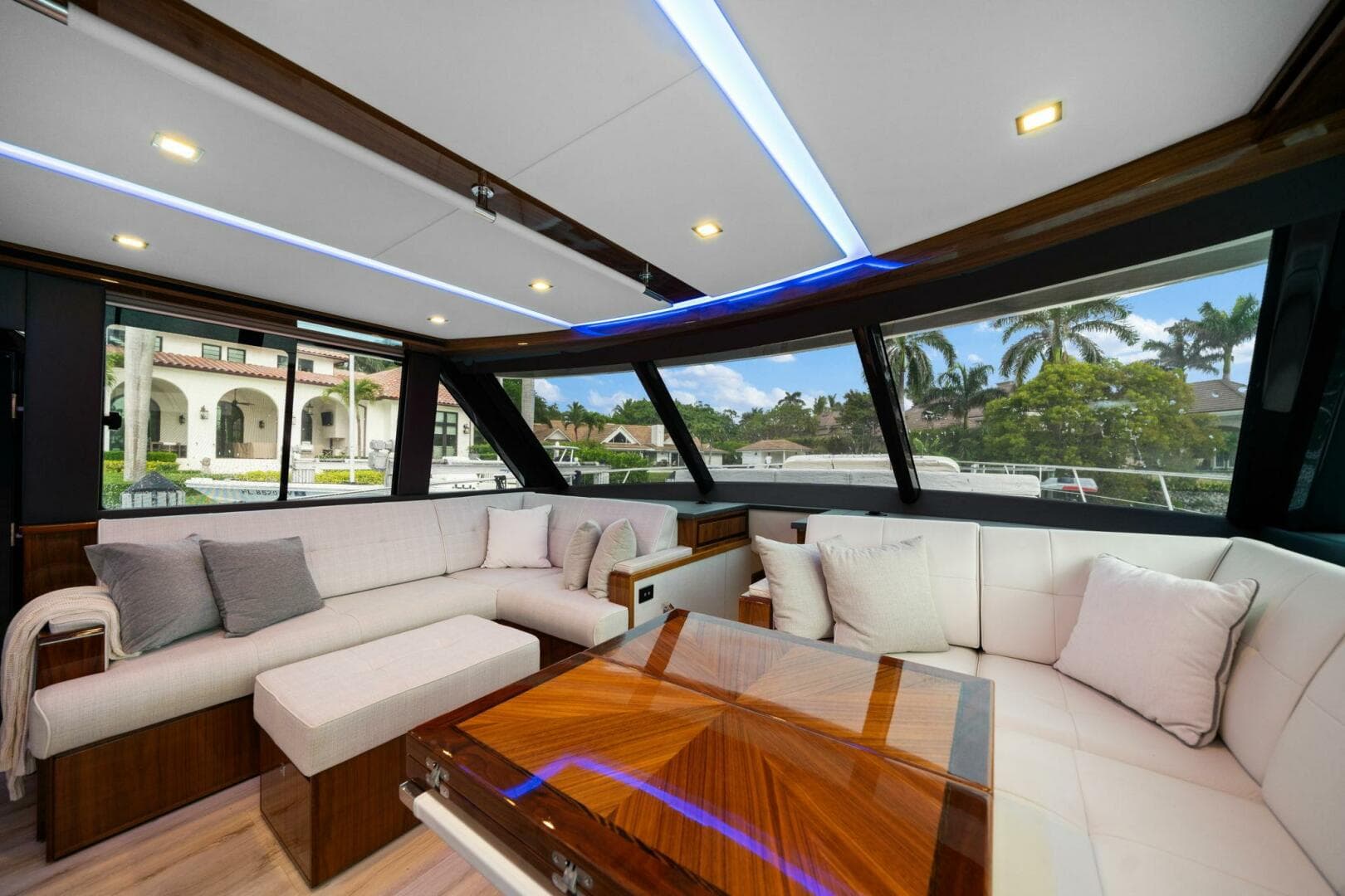 2023 Riviera 64 Sports — photo 24