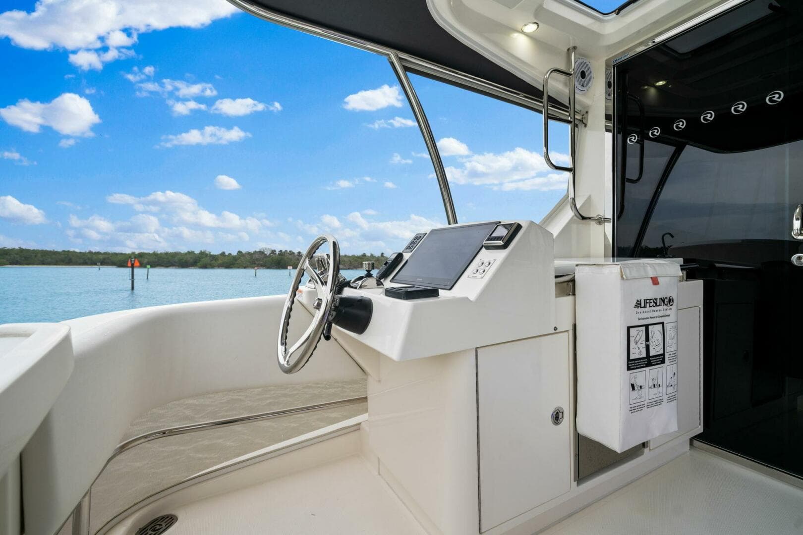 2023 Riviera 64 Sports — photo 34