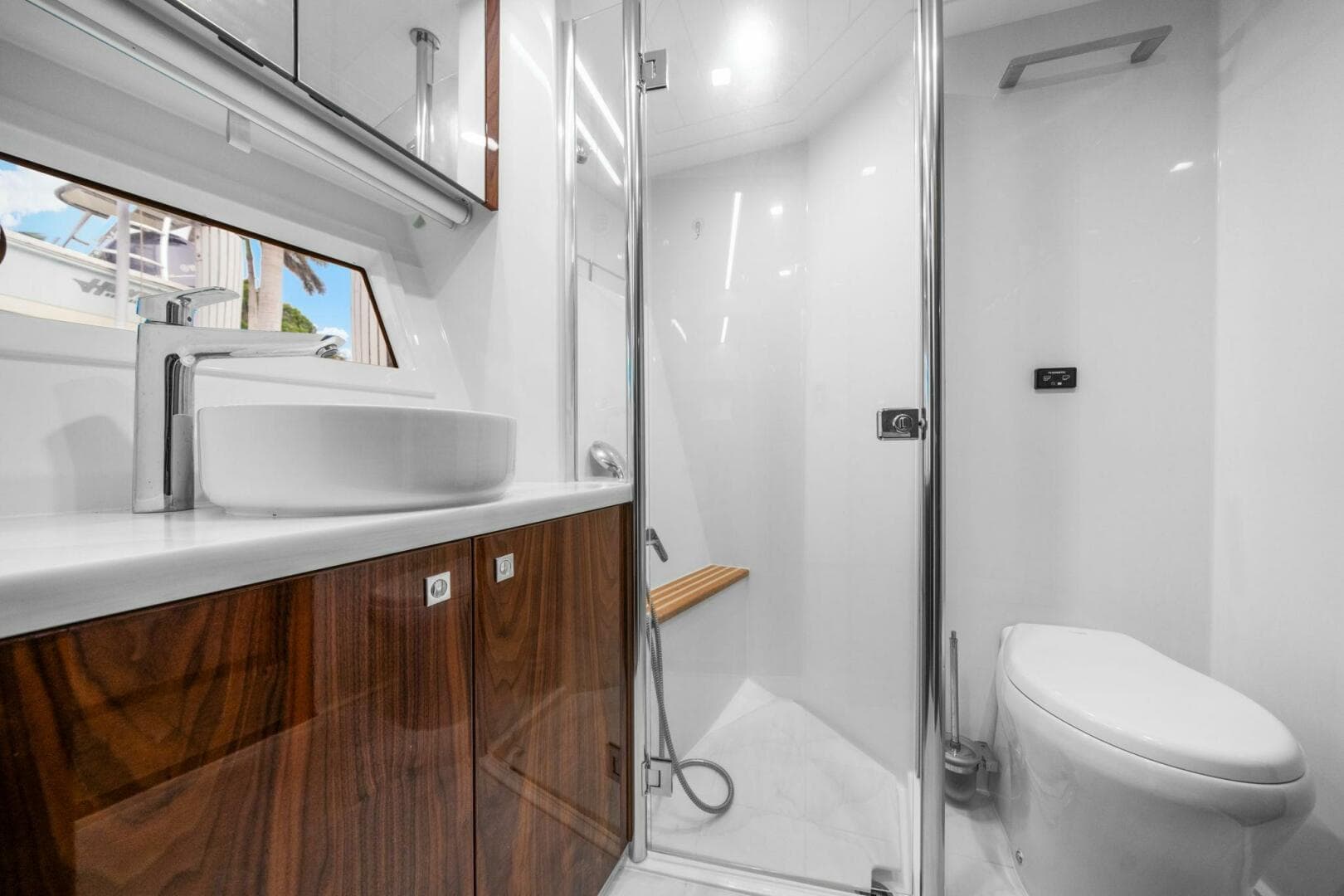 2023 Riviera 64 Sports — photo 61