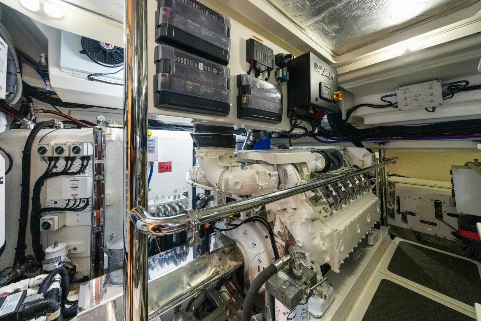 2023 Riviera 64 Sports — photo 64