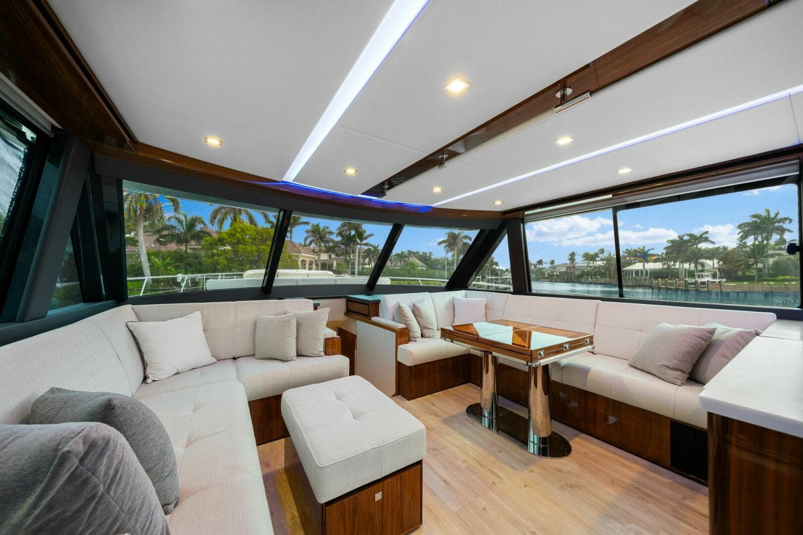 2023 Riviera 64 Sports — photo 21