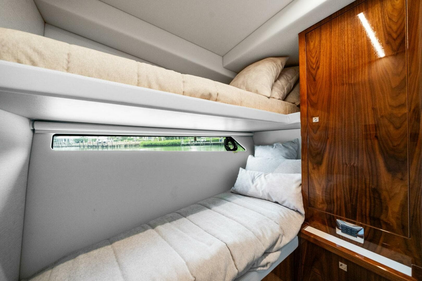 2023 Riviera 64 Sports — photo 56