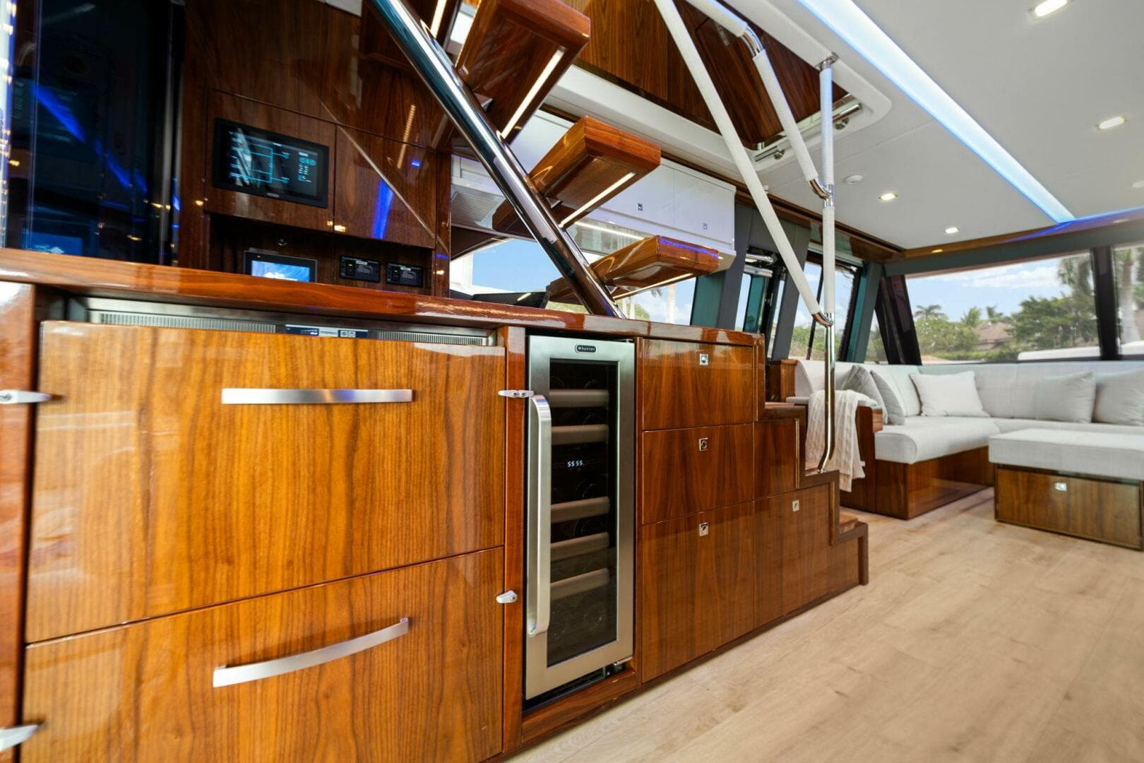 2023 Riviera 64 Sports — photo 28