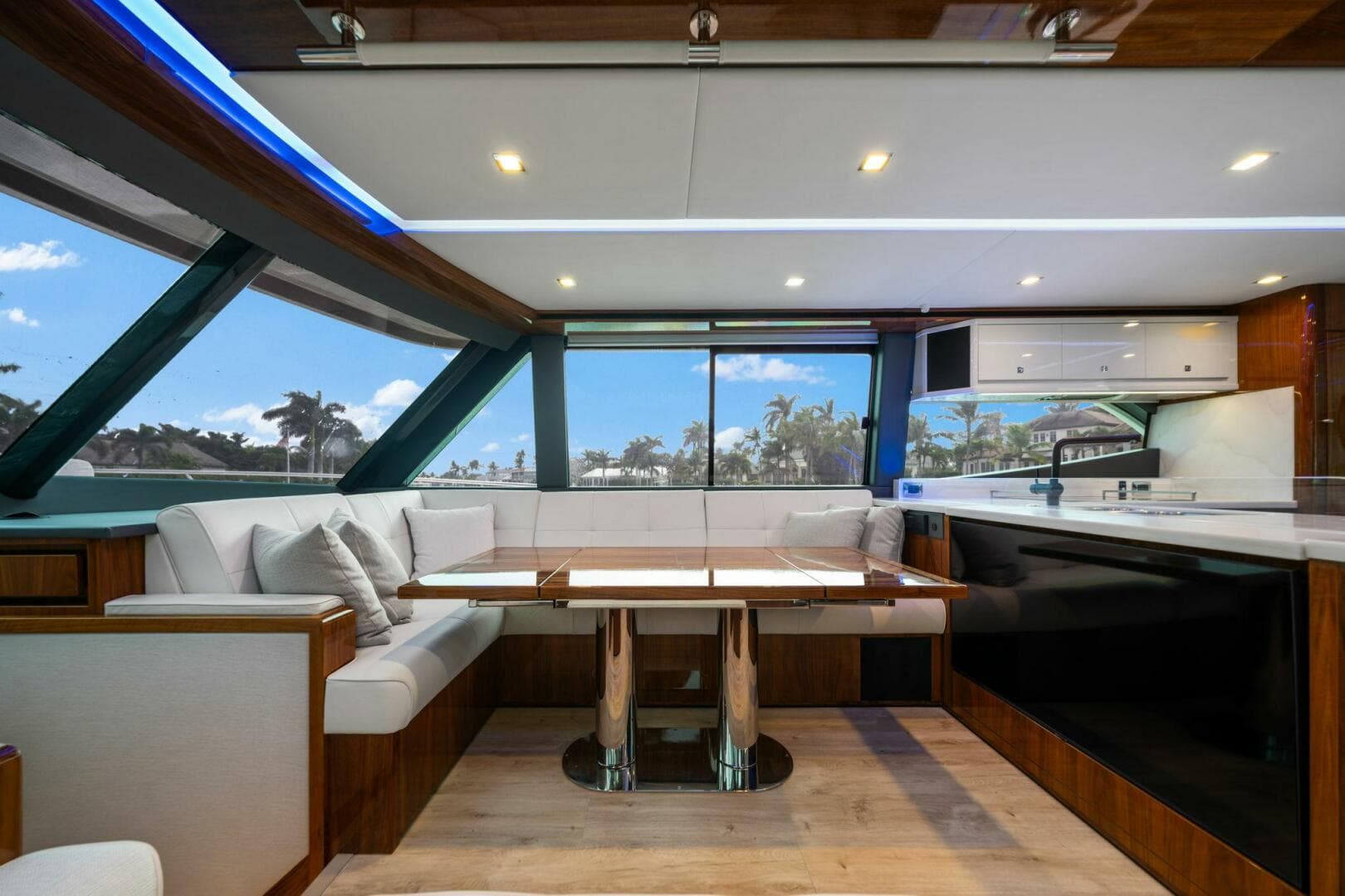 2023 Riviera 64 Sports — photo 26