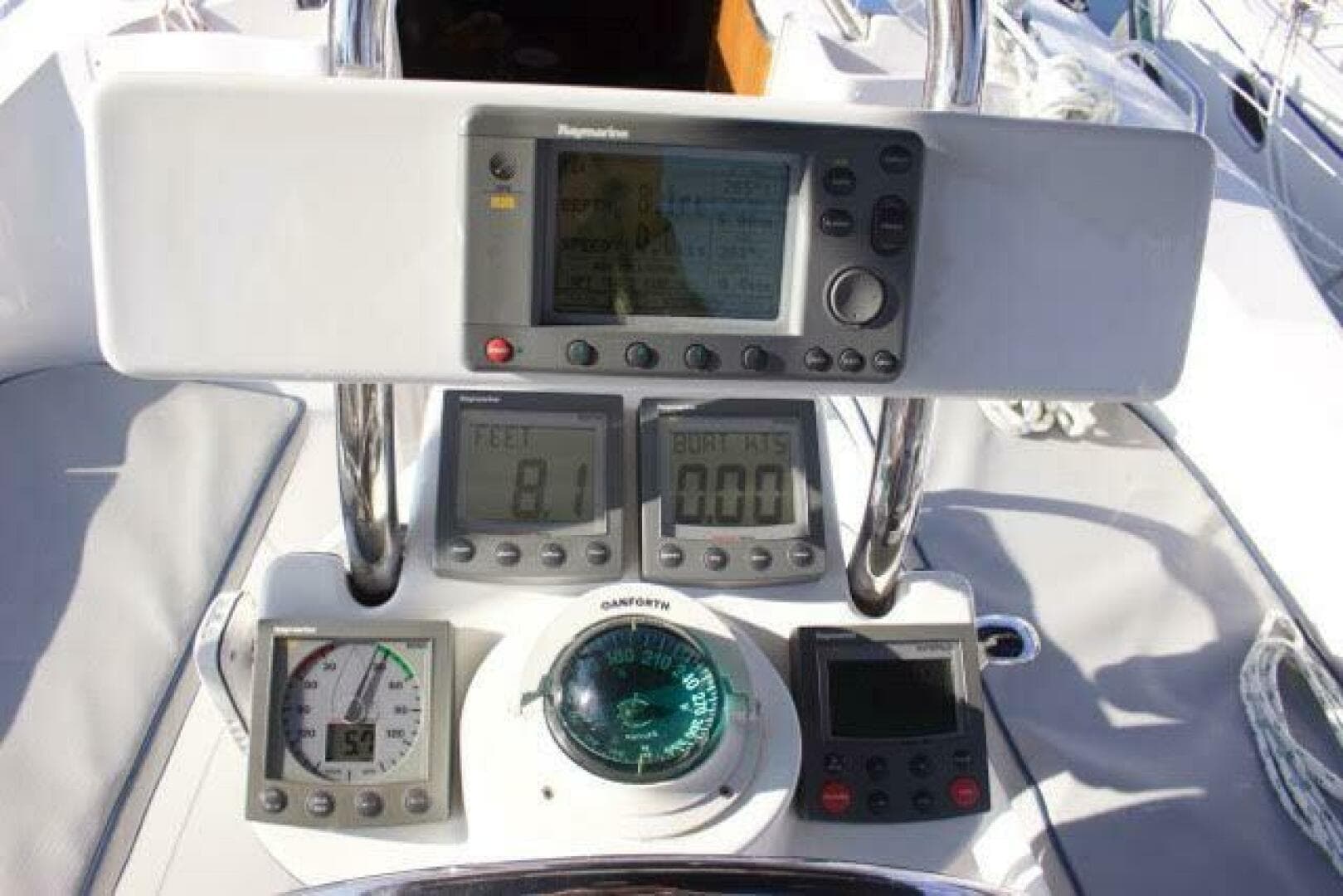 2004 Hunter Sloop — photo 19