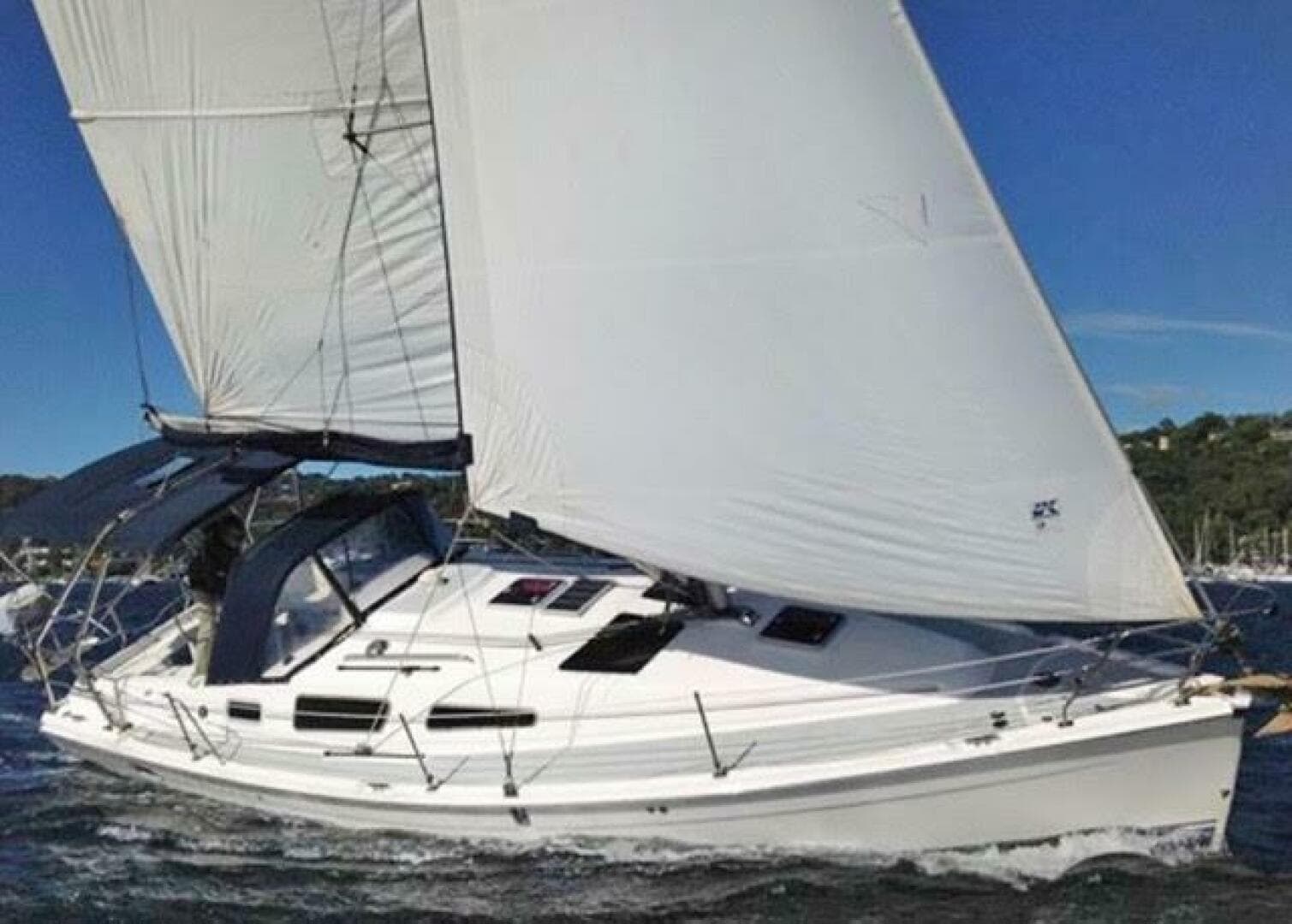 2004 Hunter Sloop — photo 1