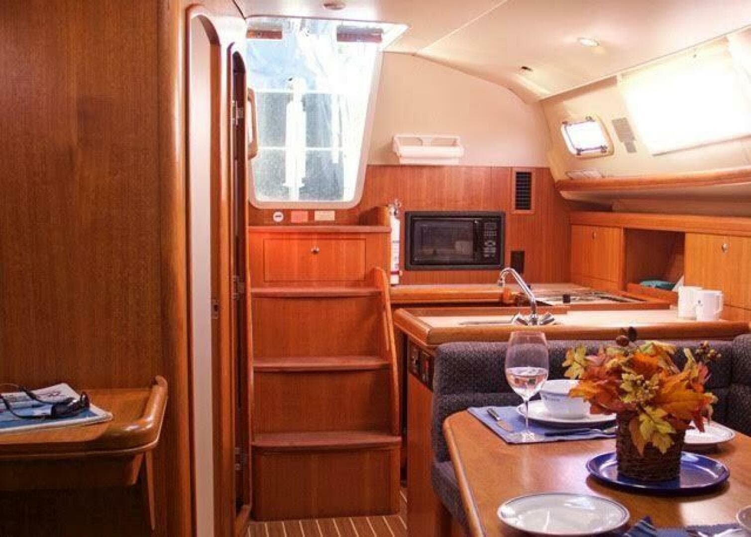 2004 Hunter Sloop — photo 6