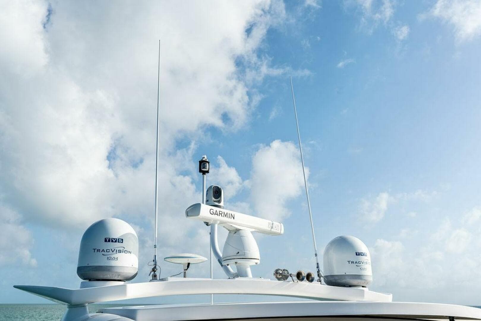 2018 Riviera 4800 Sport Yacht — photo 37