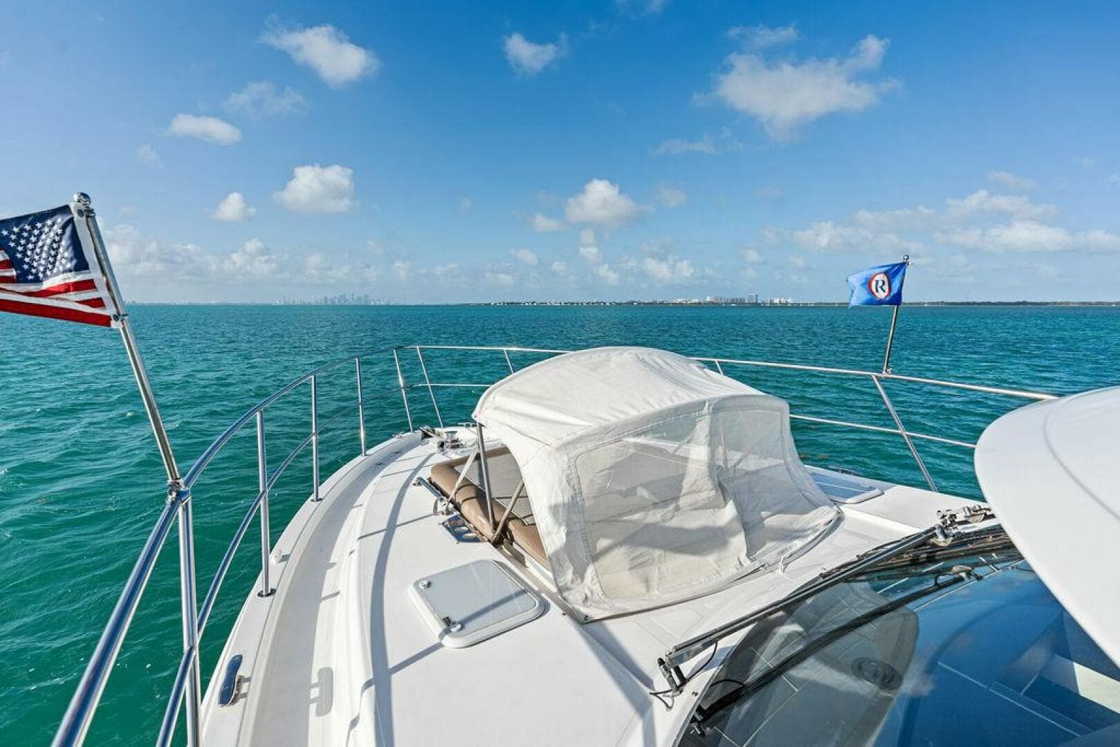 2018 Riviera 4800 Sport Yacht — photo 34