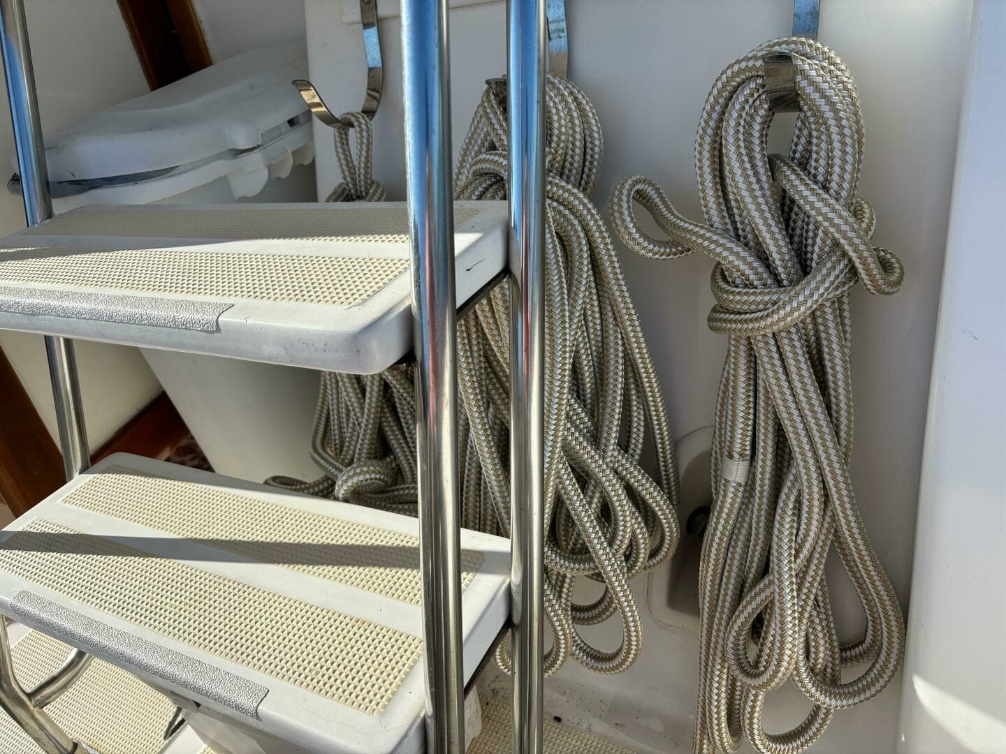 2001 Island Gypsy Euro Sedan Trawler — photo 14