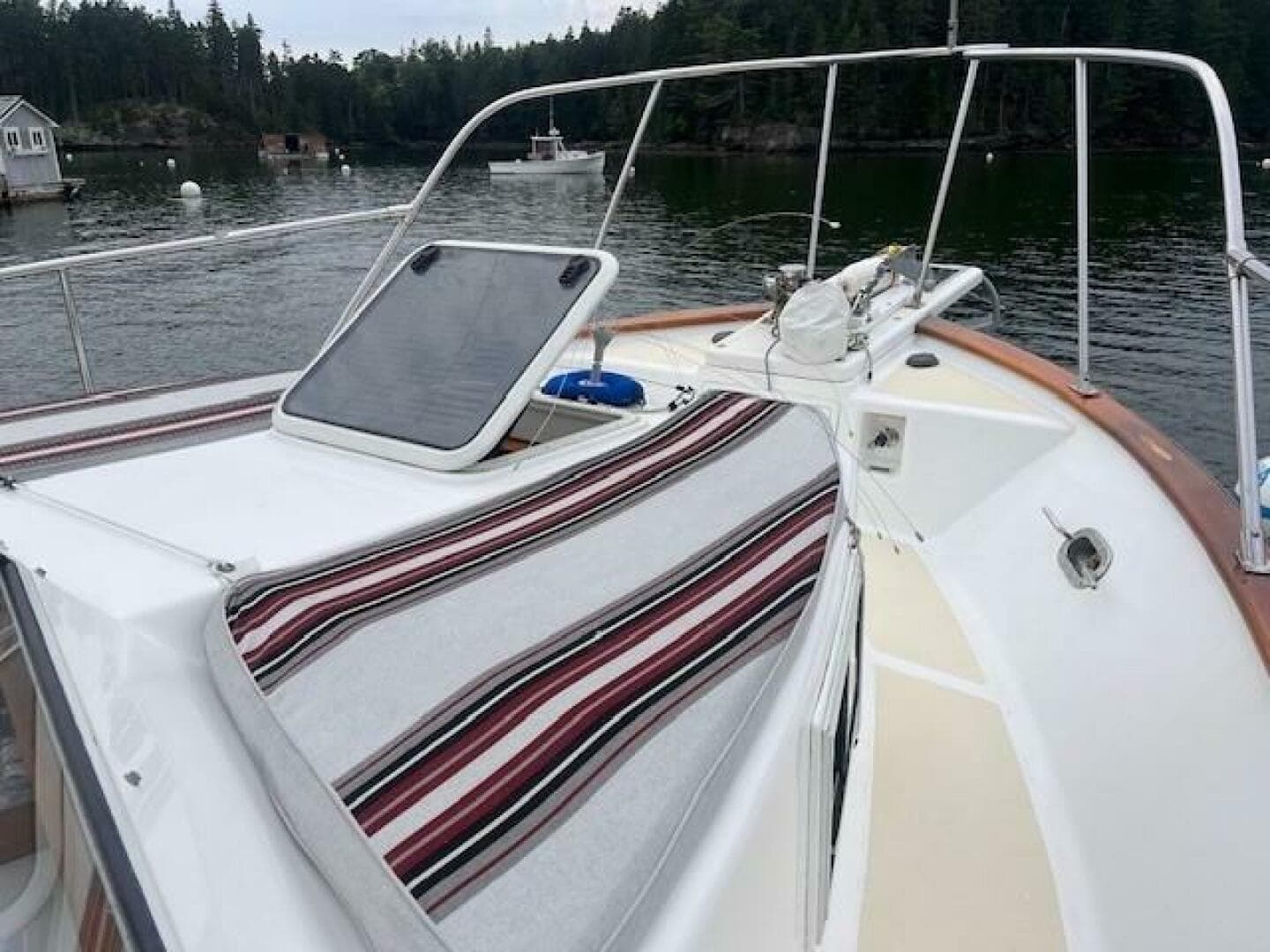 2001 Island Gypsy Euro Sedan Trawler — photo 22