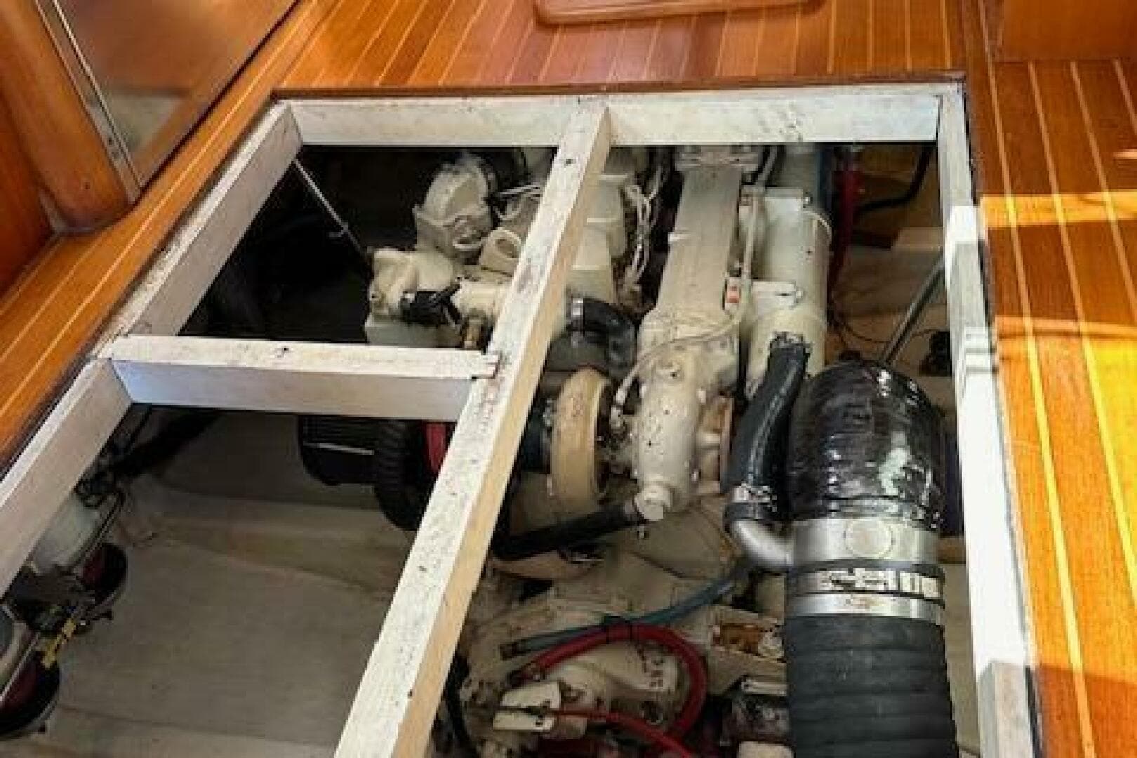 2001 Island Gypsy Euro Sedan Trawler — photo 10