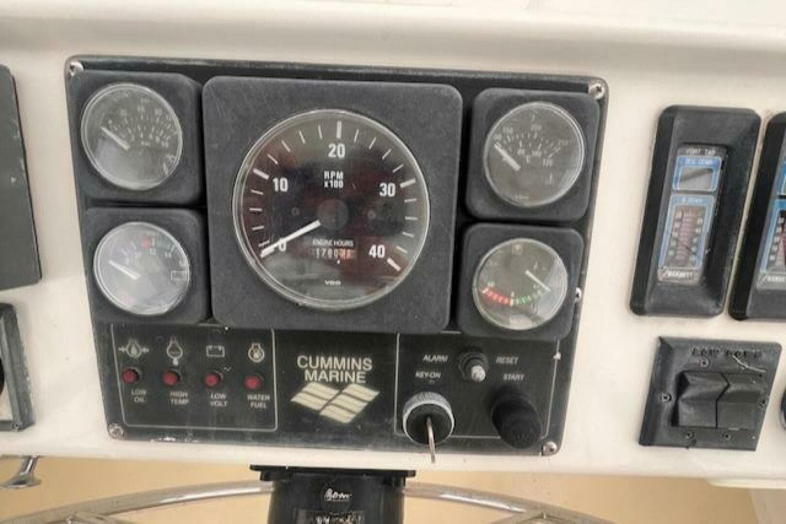 2001 Island Gypsy Euro Sedan Trawler — photo 18