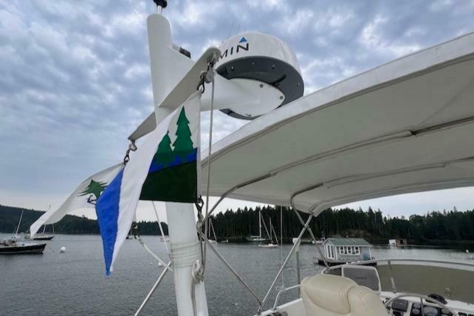 2001 Island Gypsy Euro Sedan Trawler — photo 16