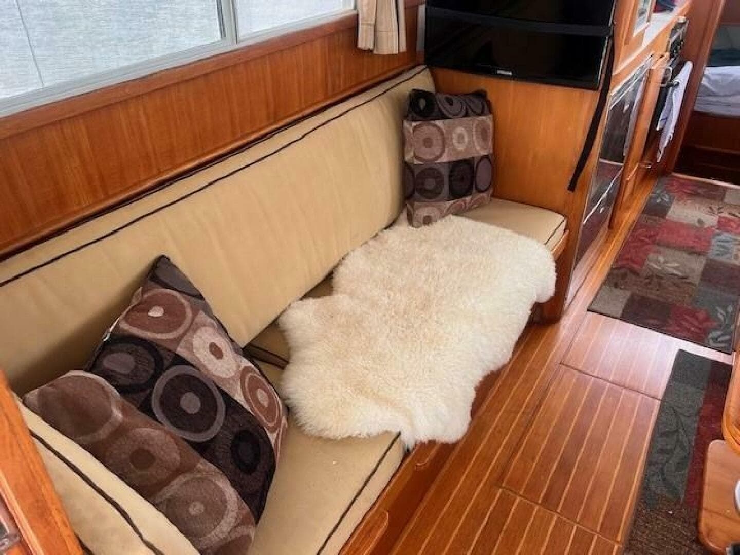 2001 Island Gypsy Euro Sedan Trawler — photo 37
