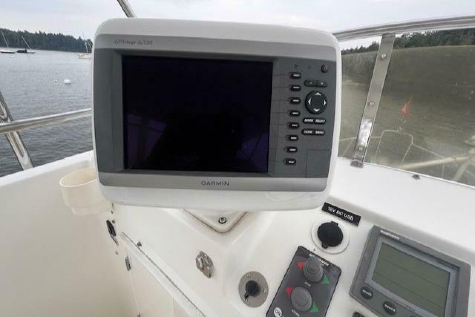 2001 Island Gypsy Euro Sedan Trawler — photo 19