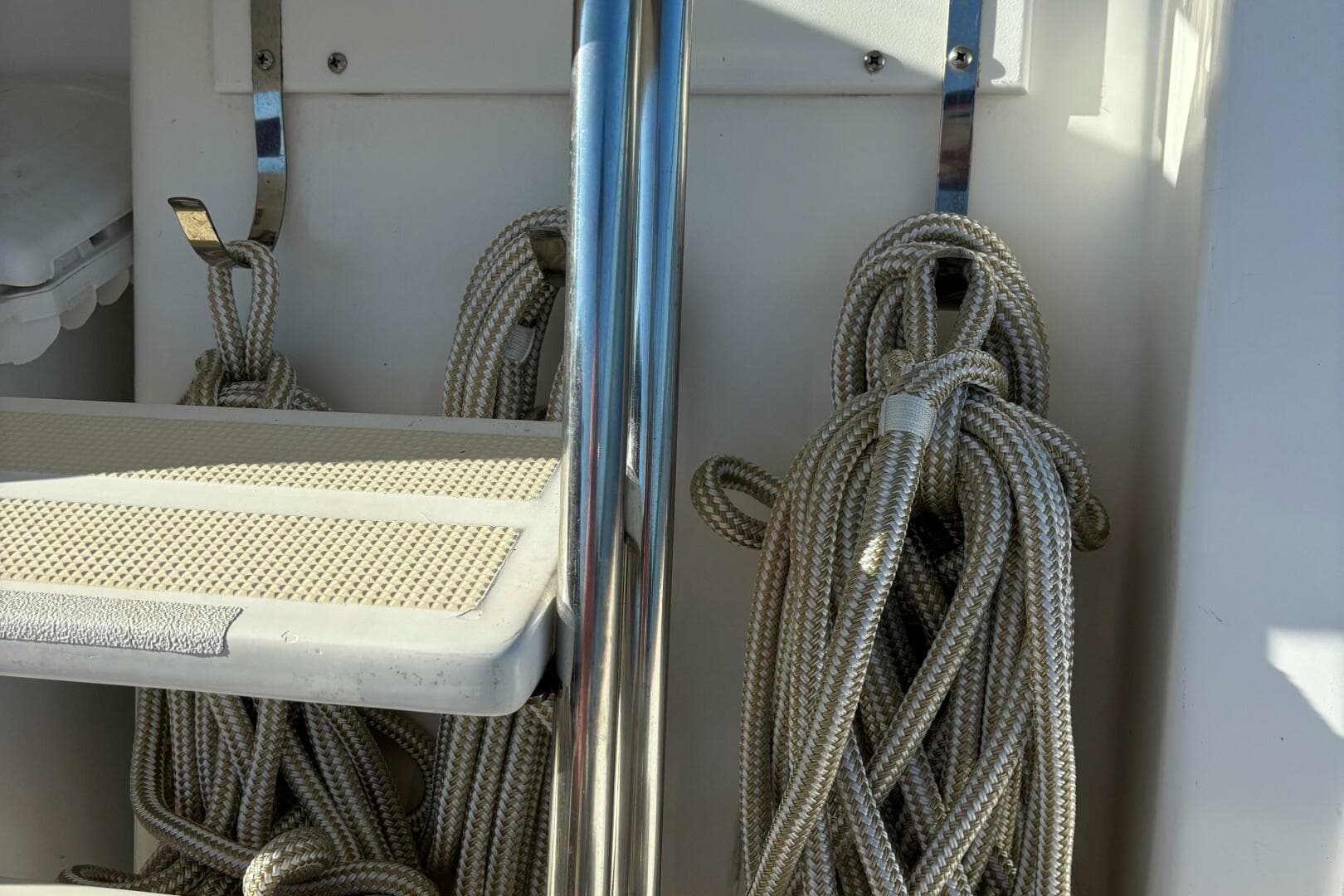 2001 Island Gypsy Euro Sedan Trawler — photo 13