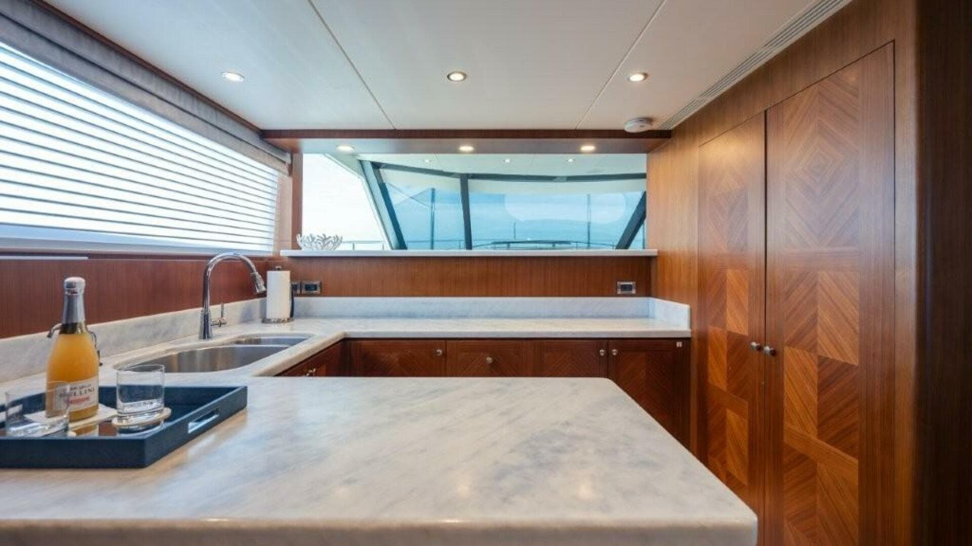 2017 Ocean Alexander — photo 50