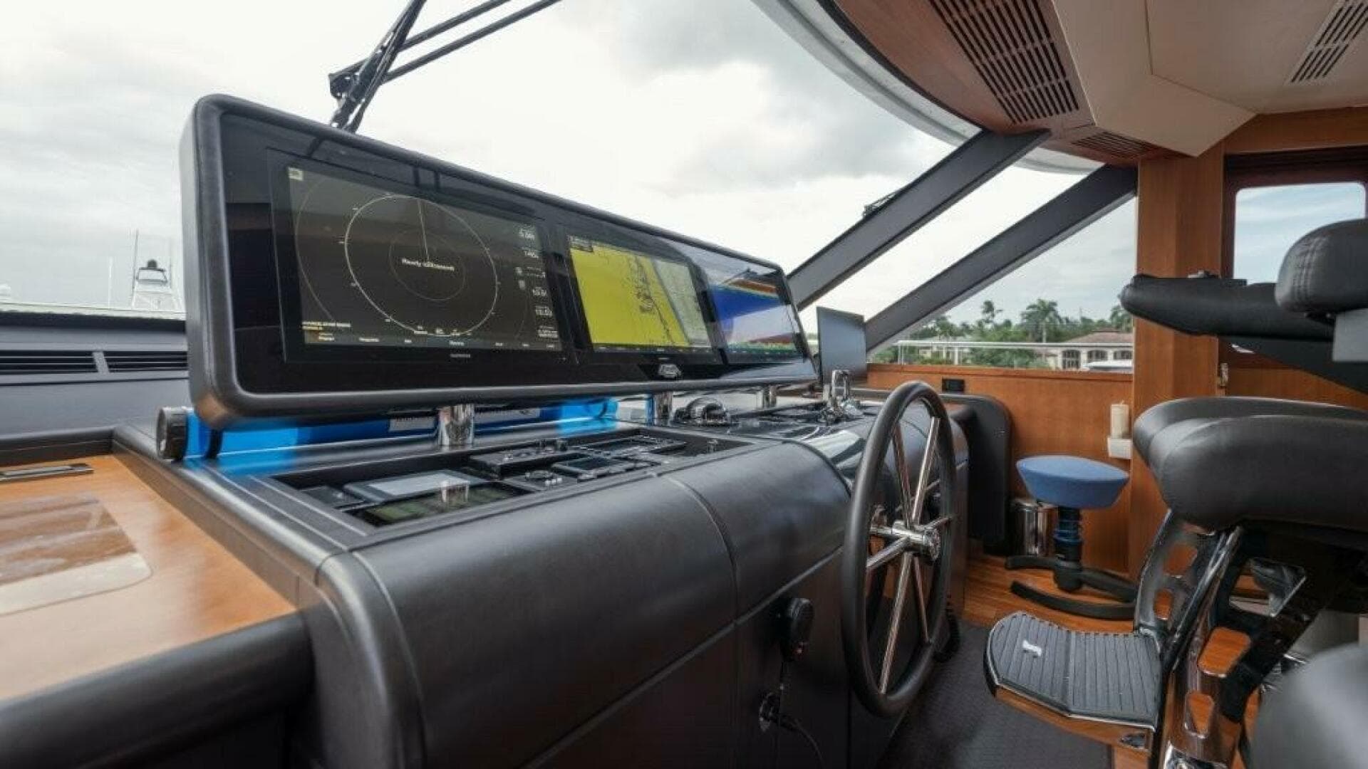 2017 Ocean Alexander — photo 46