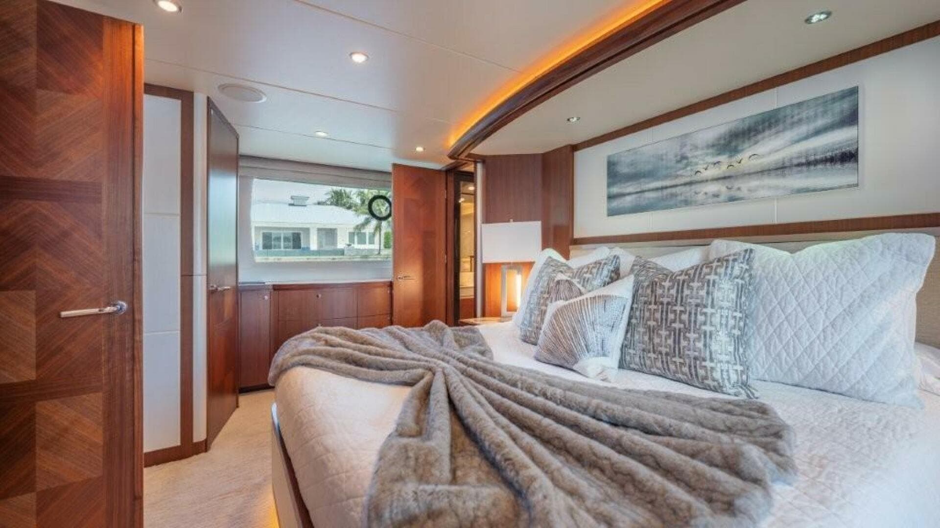 2017 Ocean Alexander — photo 36