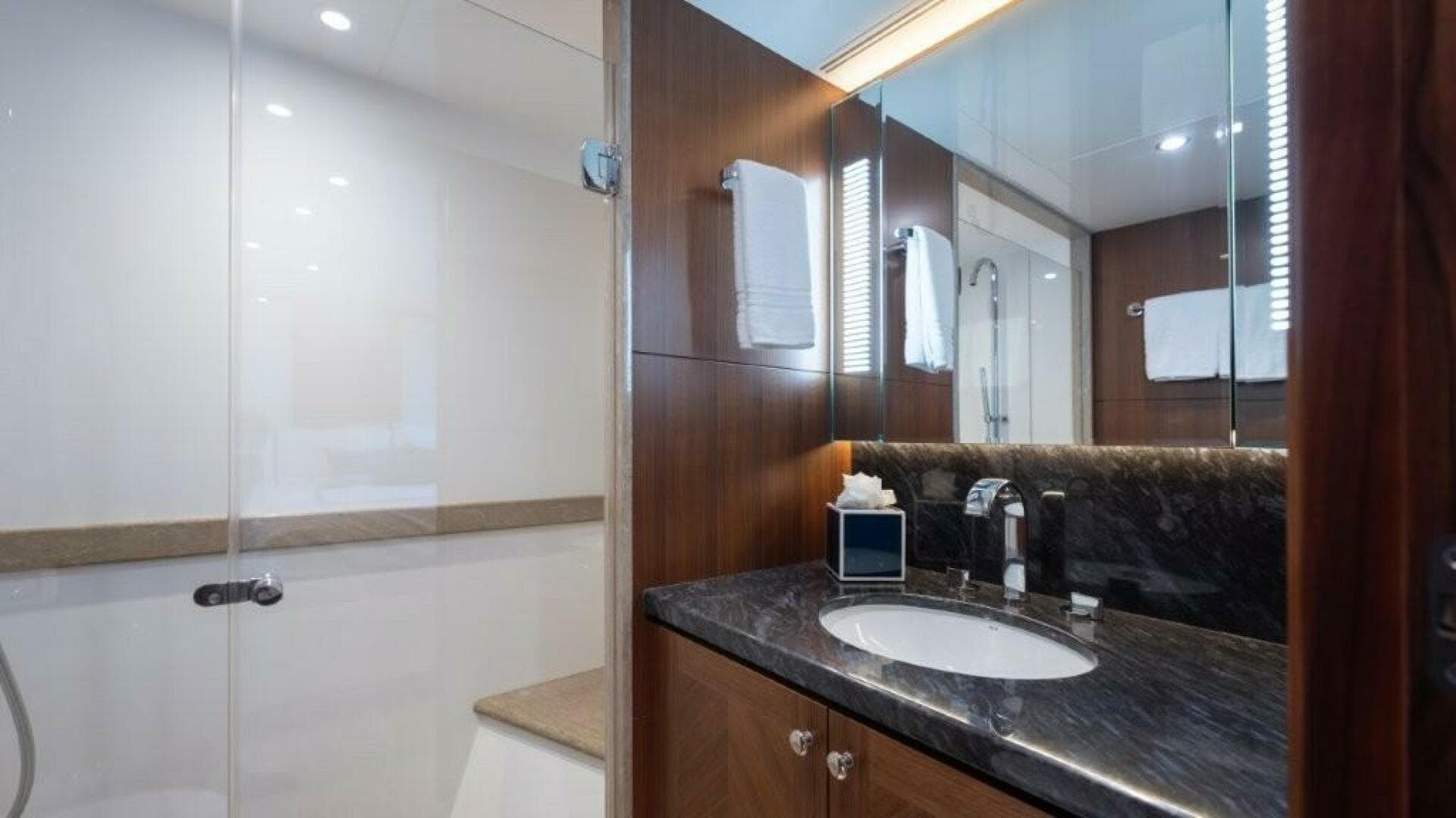 2017 Ocean Alexander — photo 56