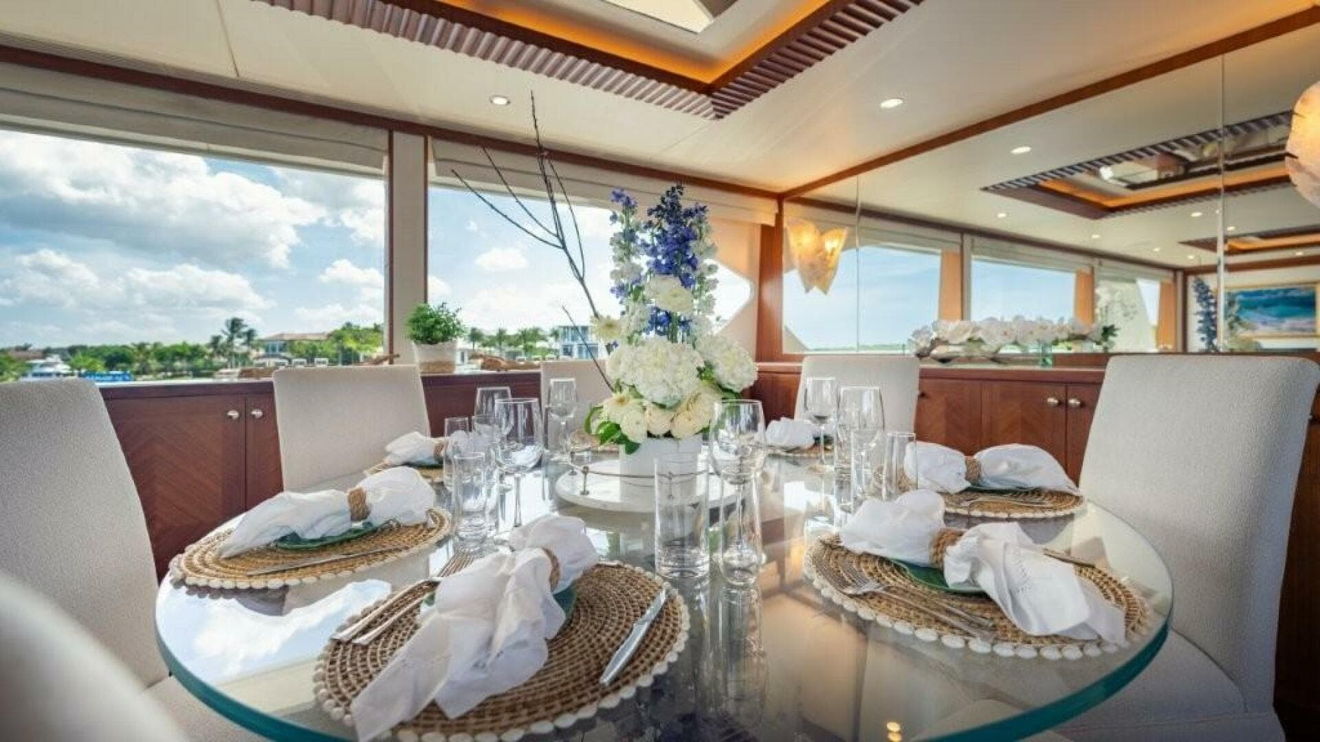 2017 Ocean Alexander — photo 31