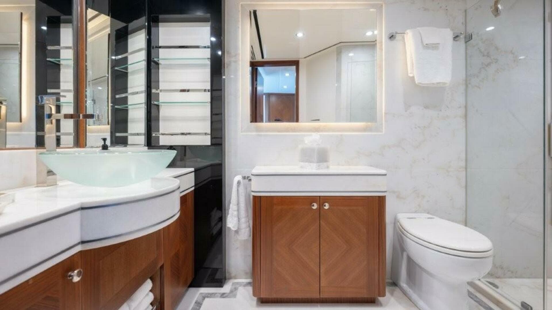 2017 Ocean Alexander — photo 39