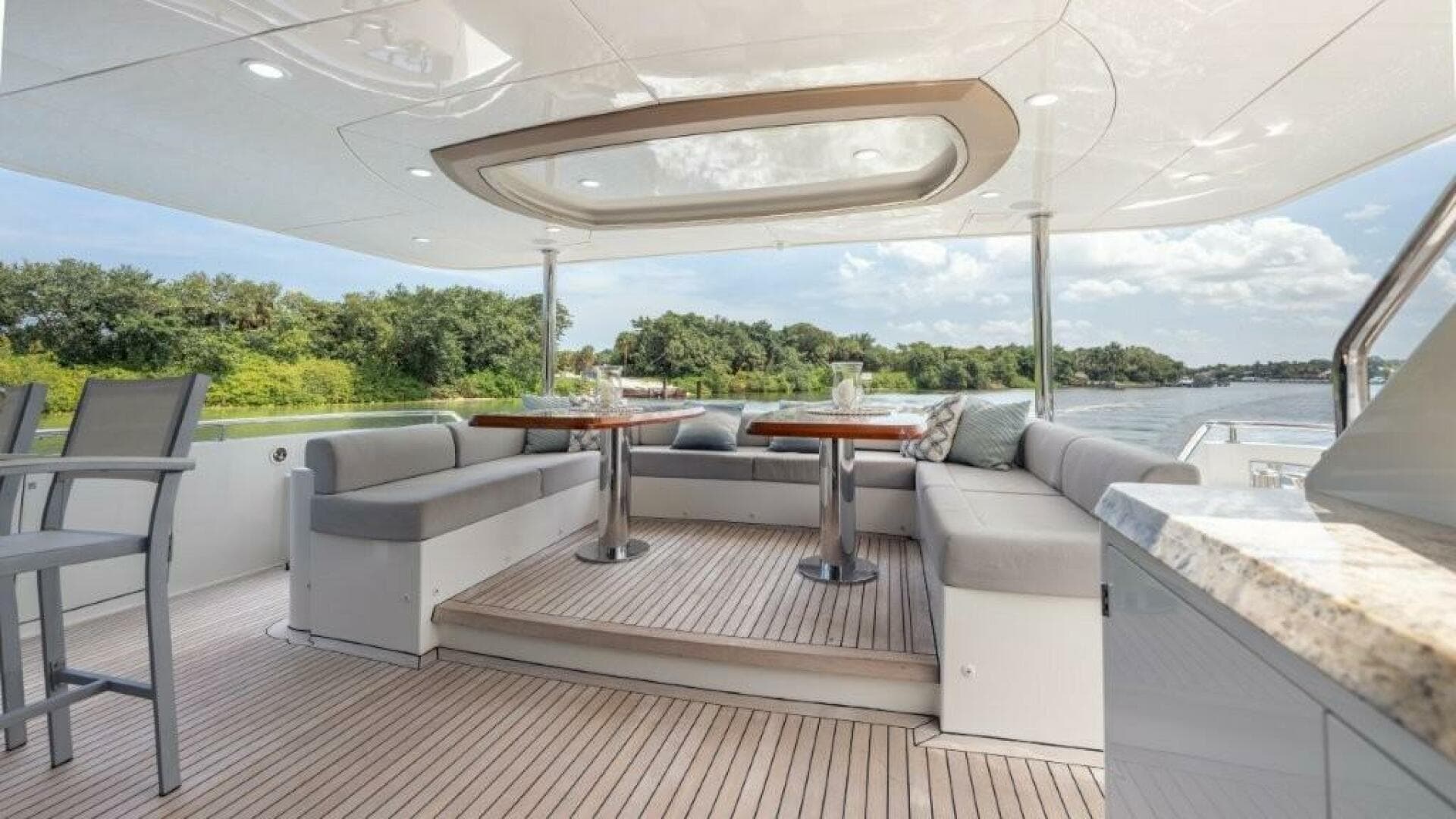 2017 Ocean Alexander — photo 66