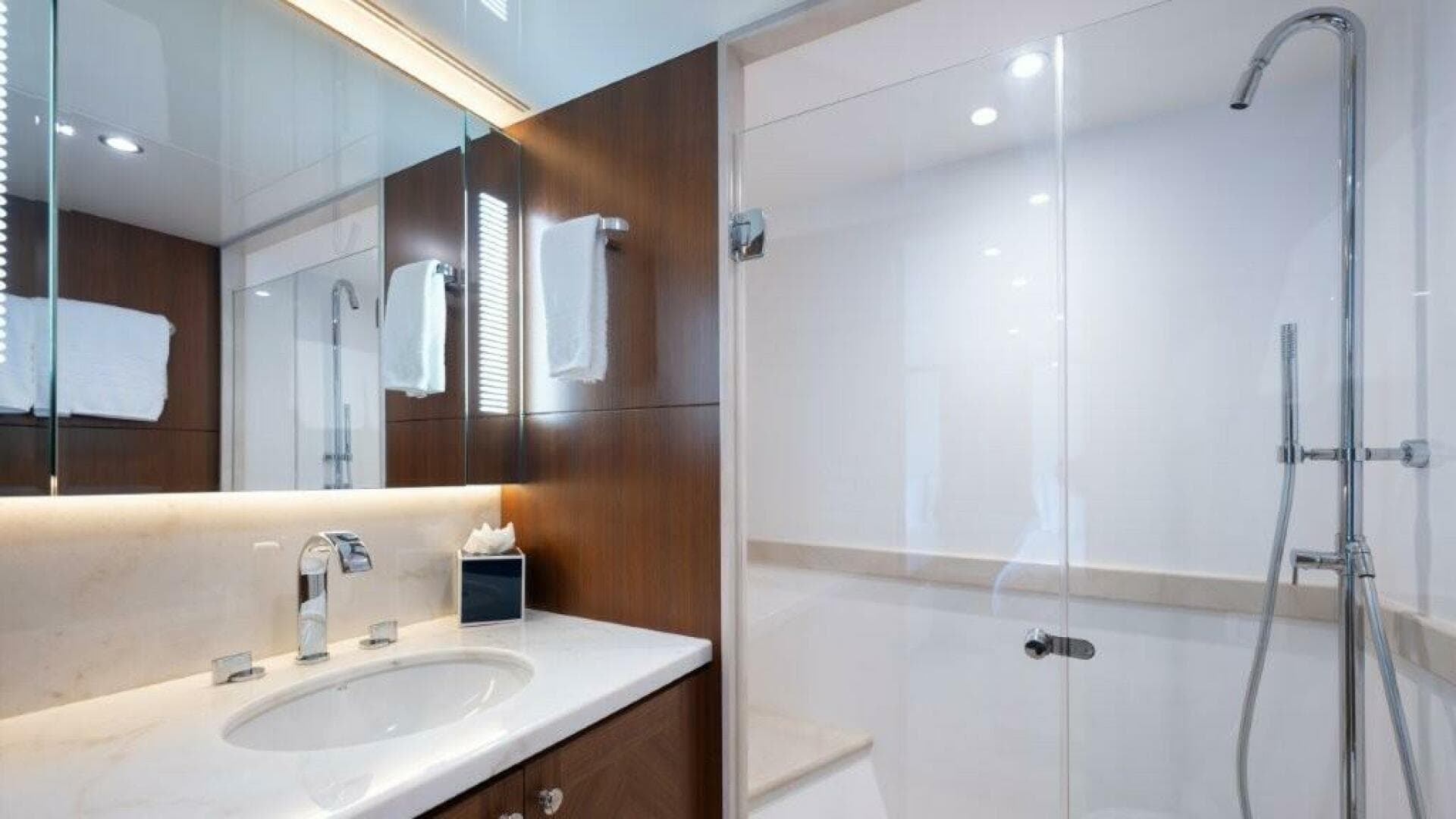 2017 Ocean Alexander — photo 55