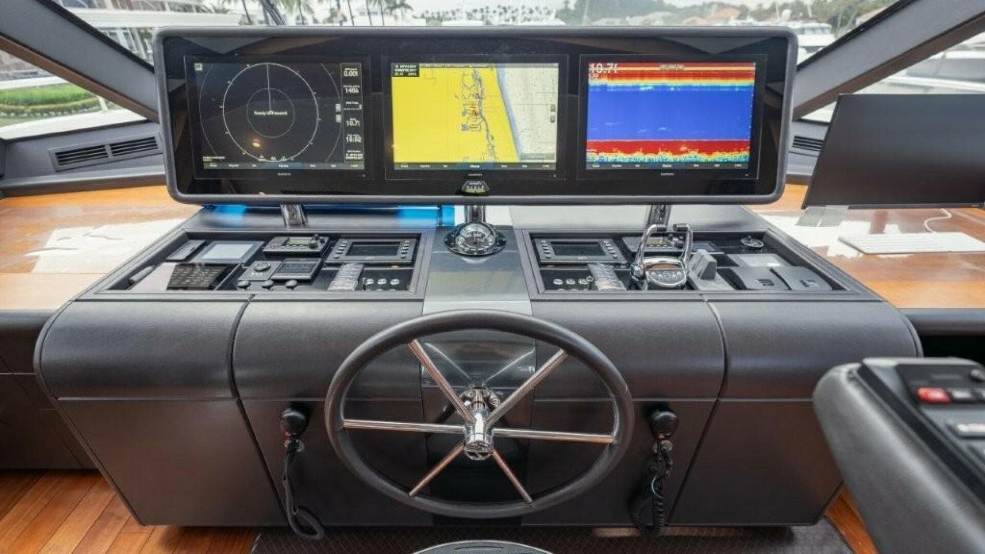 2017 Ocean Alexander — photo 45