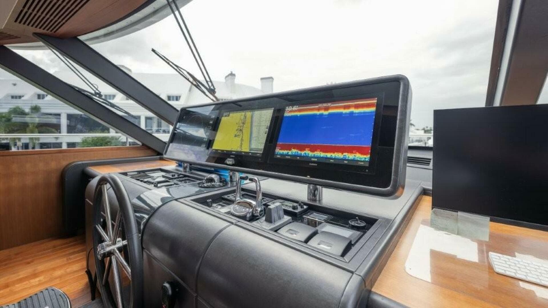 2017 Ocean Alexander — photo 44