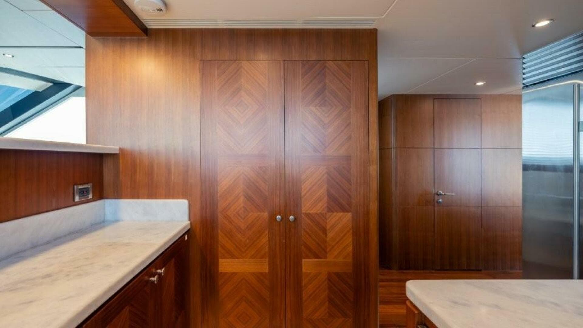 2017 Ocean Alexander — photo 52