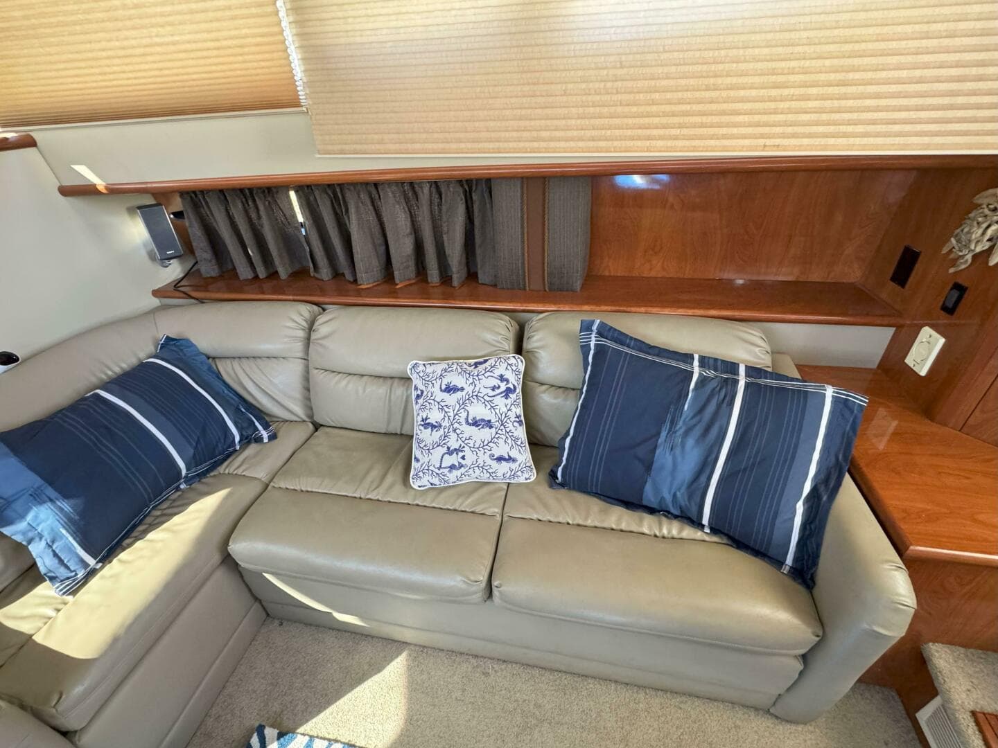 2007 Cruisers Yachts 395 — photo 38
