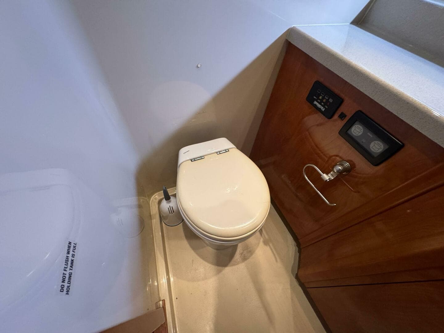 2007 Cruisers Yachts 395 — photo 32