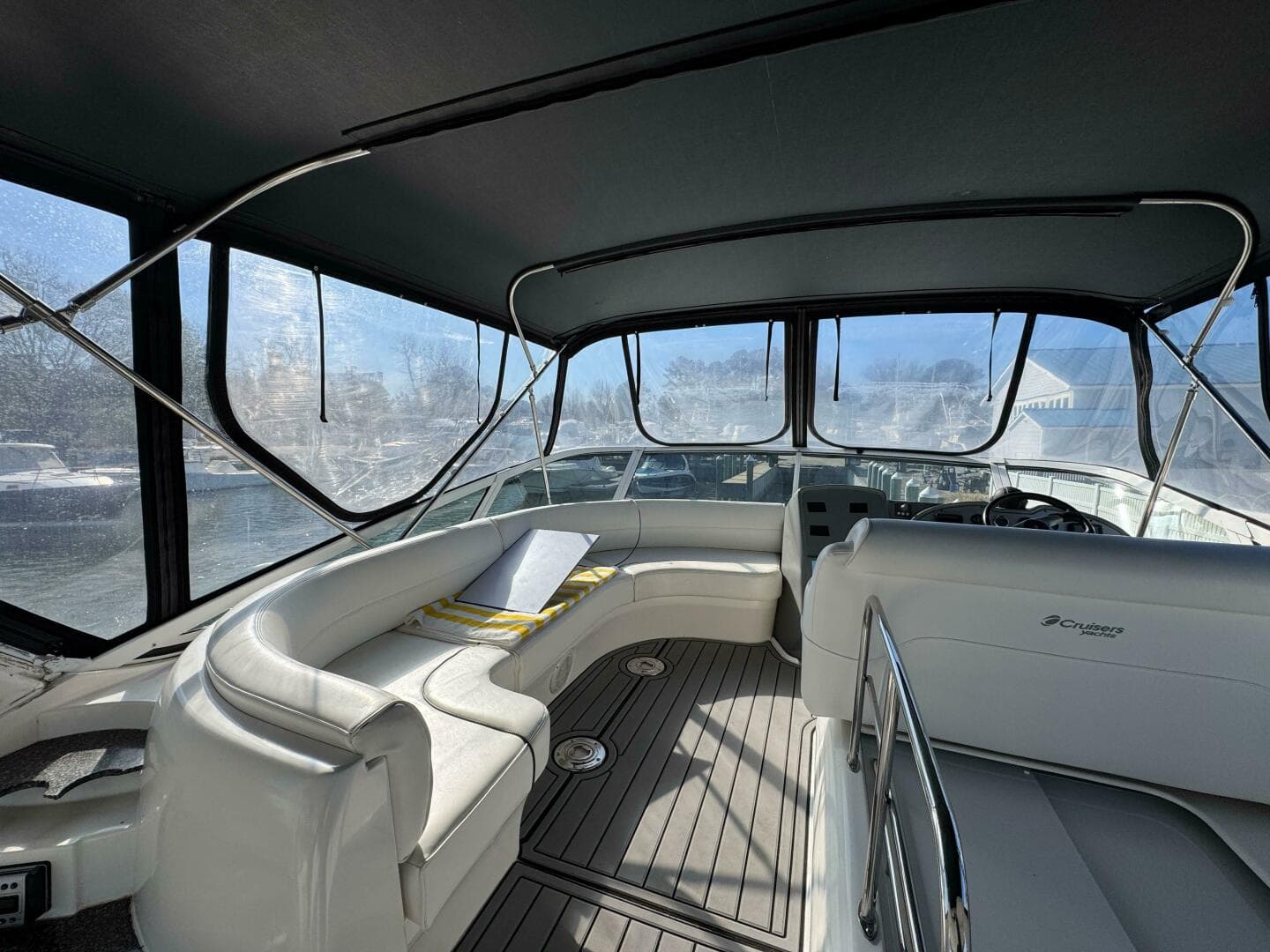 2007 Cruisers Yachts 395 — photo 13
