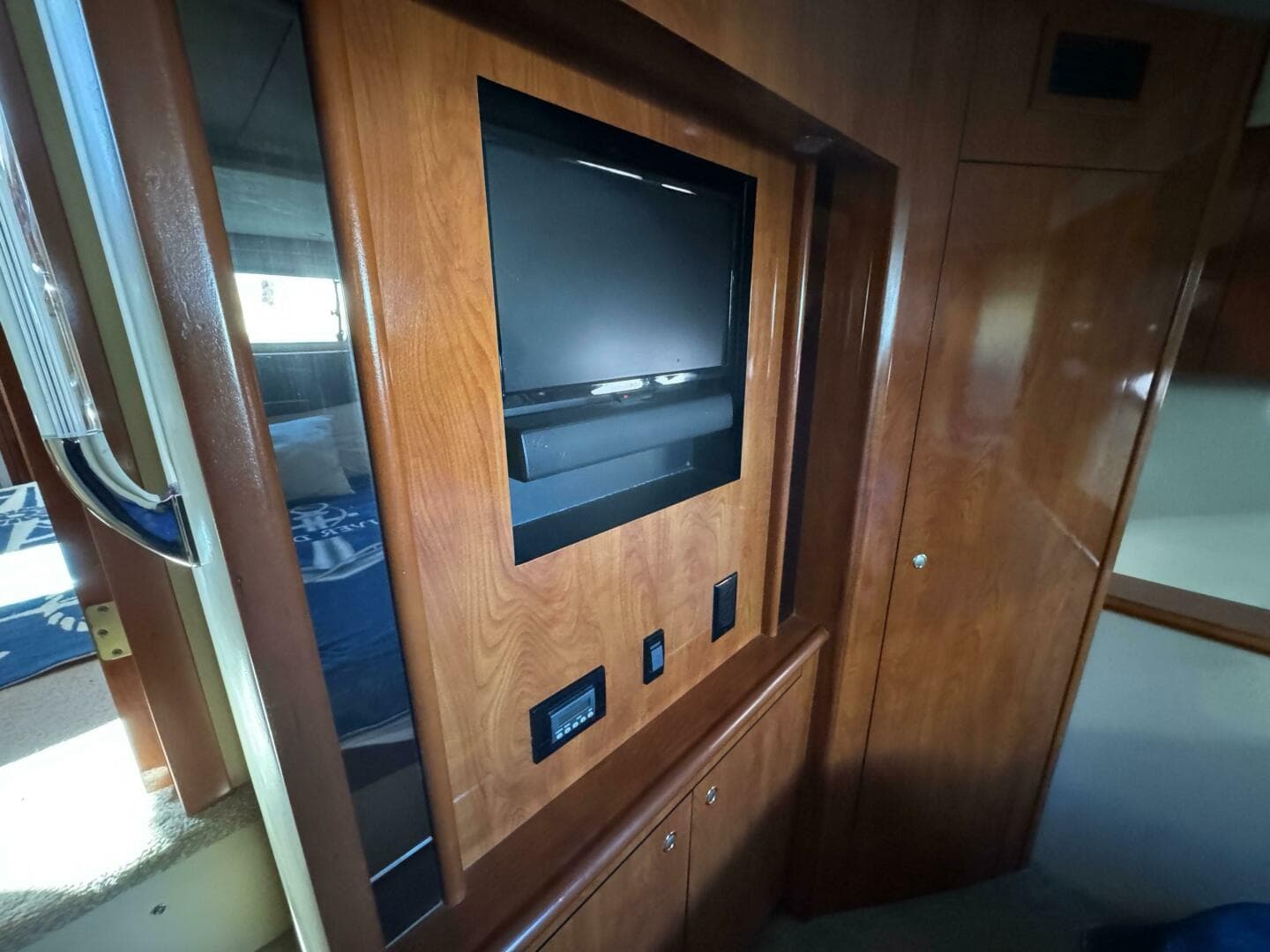 2007 Cruisers Yachts 395 — photo 35