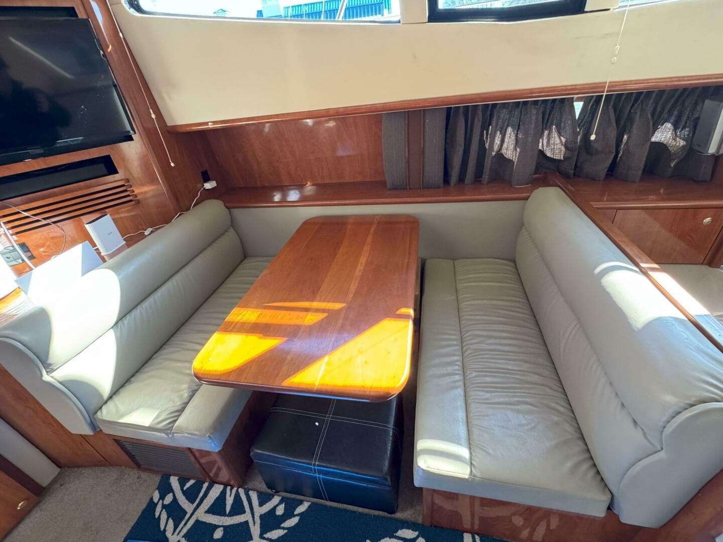 2007 Cruisers Yachts 395 — photo 37