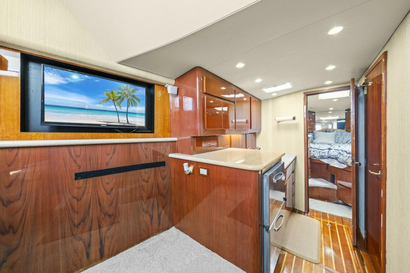 2006 Buddy Davis 48 Express — photo 50