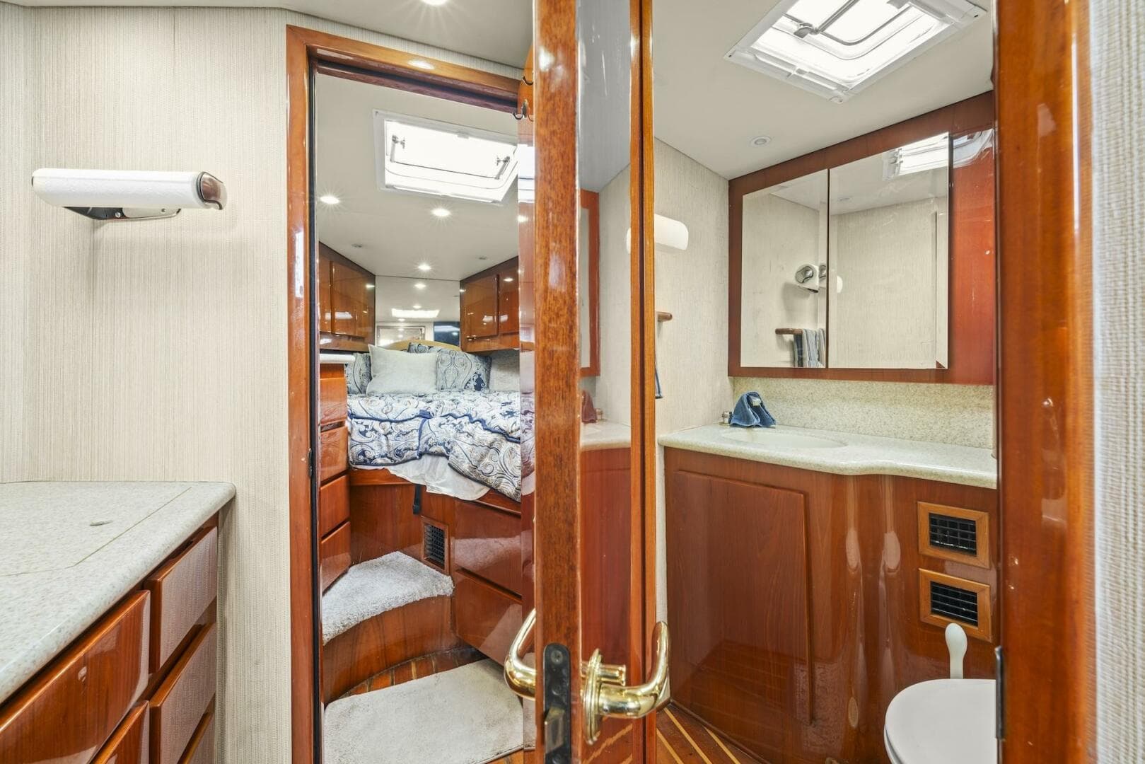 2006 Buddy Davis 48 Express — photo 34