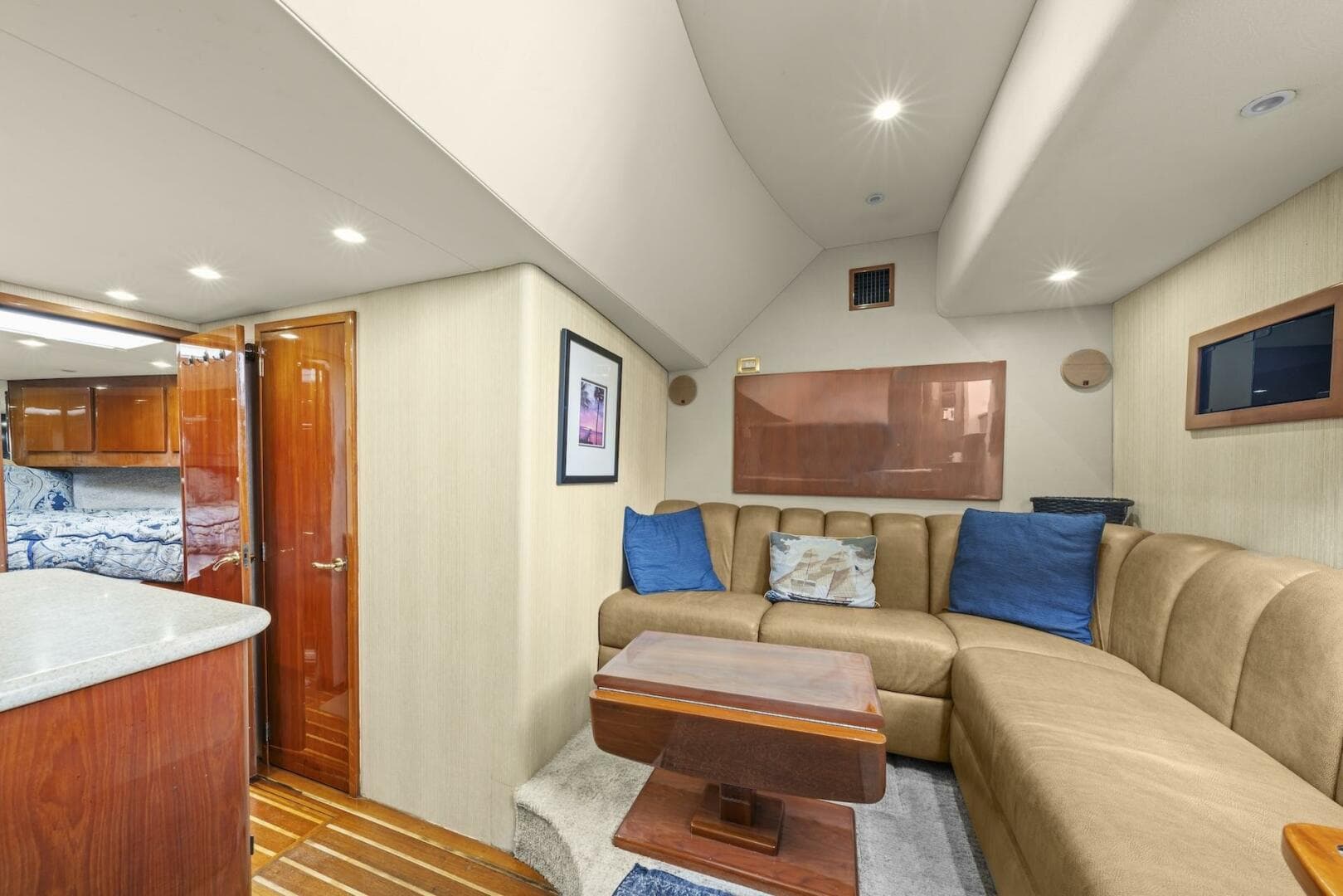 2006 Buddy Davis 48 Express — photo 53