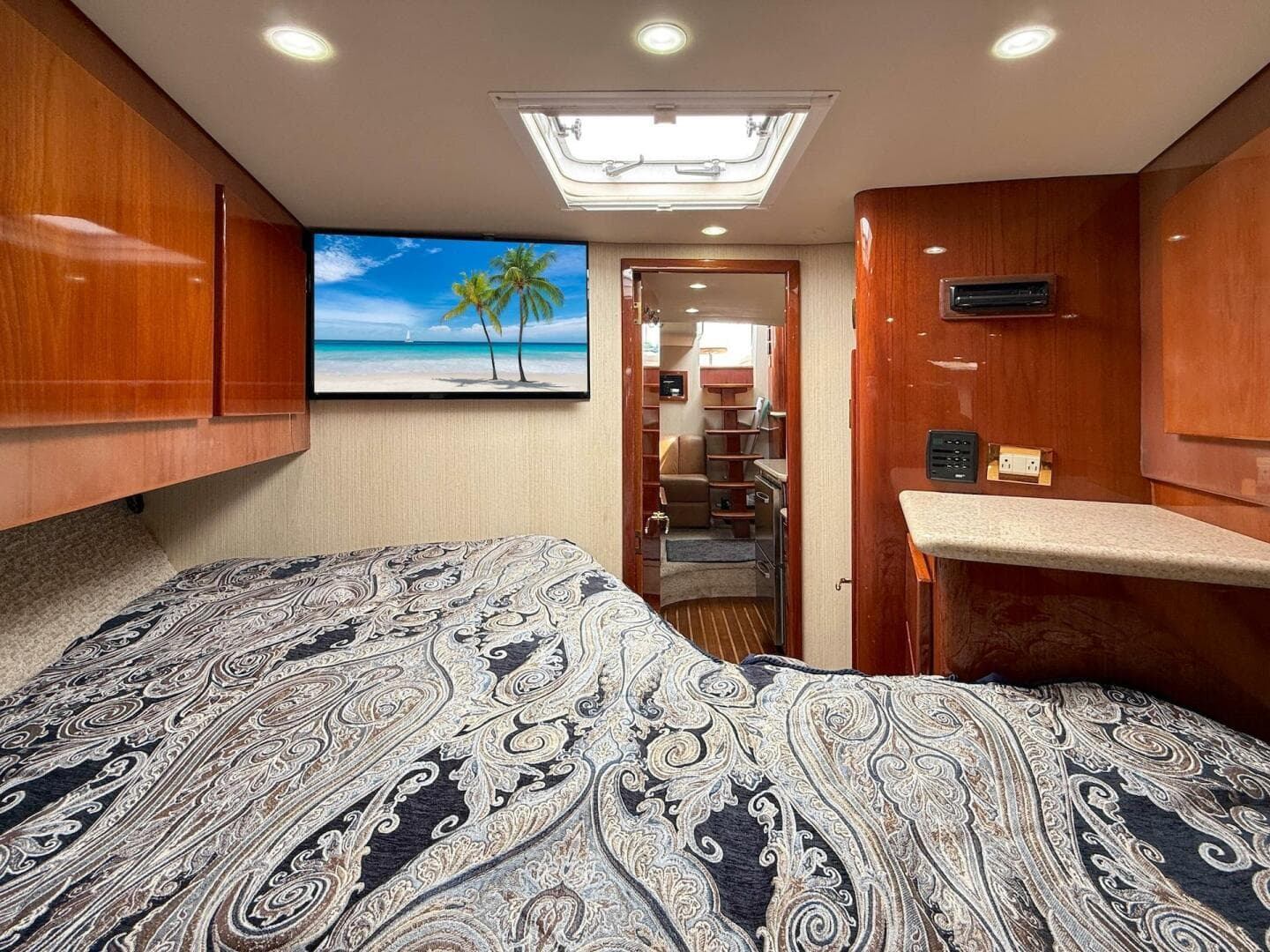 2006 Buddy Davis 48 Express — photo 30